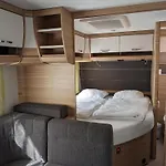 Kamp alanı Luxuswohnwagen Hecht Am Kransburger 001 Wurster Nordseekuste