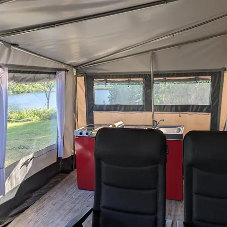 Kemping Luxuswohnwagen Hecht Am Kransburger 001 *