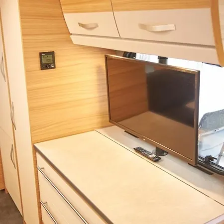 Luxuswohnwagen Hecht Am Kransburger 001 * Wurster Nordseeküste